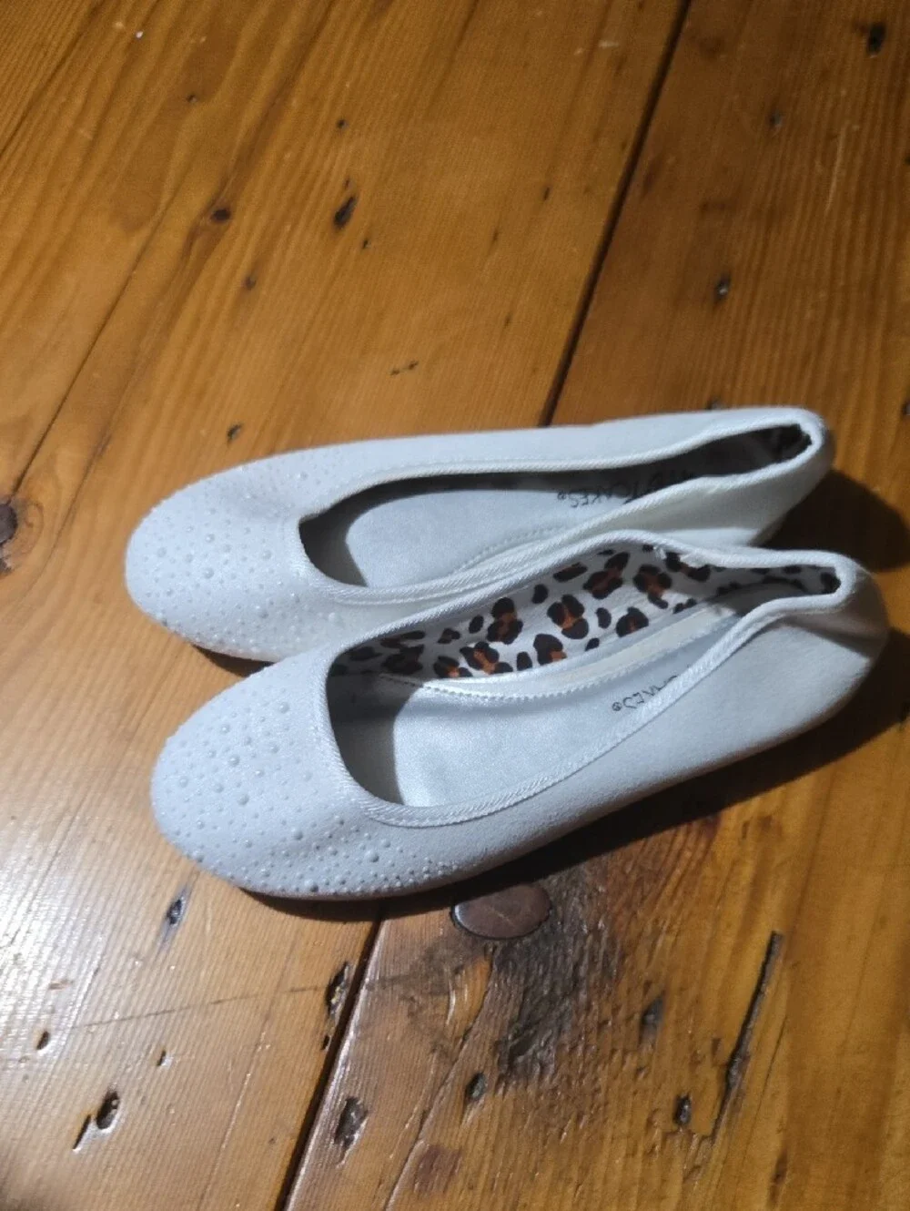 Hotcakes Sz 2 White Rhinestone  Flats